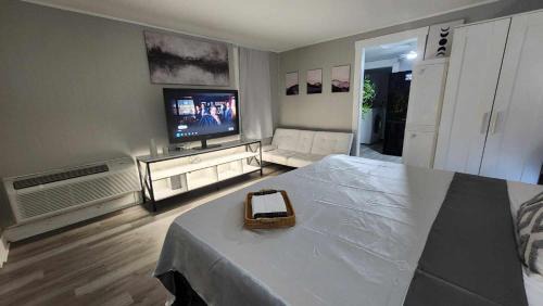 Camp Taylor Apartamento | Cozy Studio with King Bed at Central Louisville