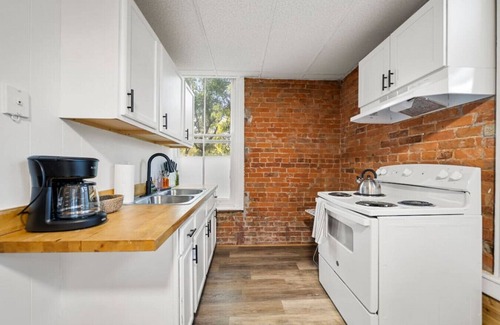 Mount Auburn Apartamento | Cozy Studio with Parking | Near UC, Zoo, Downtown