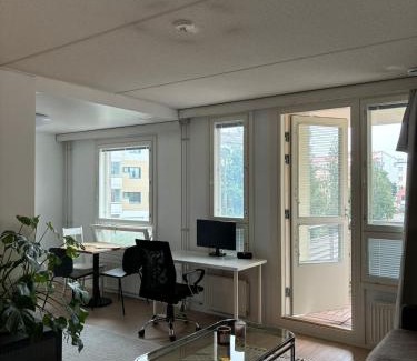 Lantinen District Apartamento | Cozy Studio with Private Sauna in a Peaceful Area