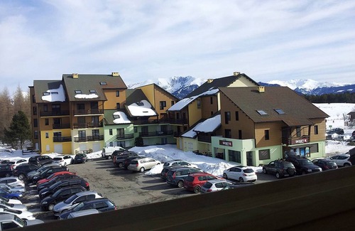 Pyrenees 2000 Apartamento | Estudio acogedor para 3 en el corazón de la estación con ascensor y parking