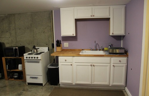 Springfield Apartamento | Cozy studio with WiFi and fitness room in Springfield. Close to Okemo and Magic.