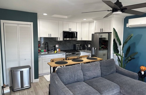 Bellflower Apartamento | Cozy studio with WiFi and AC in nice Bellflower