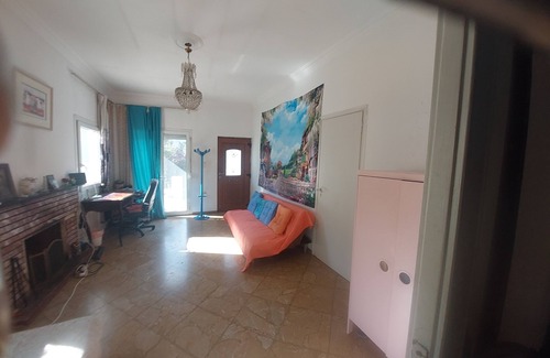 Nea Makri Apartamento | Cozy studio with WiFi and AC by the beach in charming Zouberi, Nea Makri