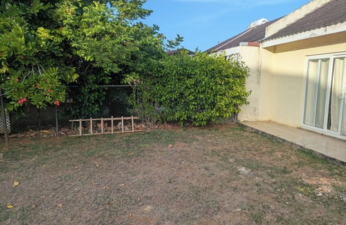 Falmouth Apartamento | Cozy studio with WiFi in a gated community near Falmouth
