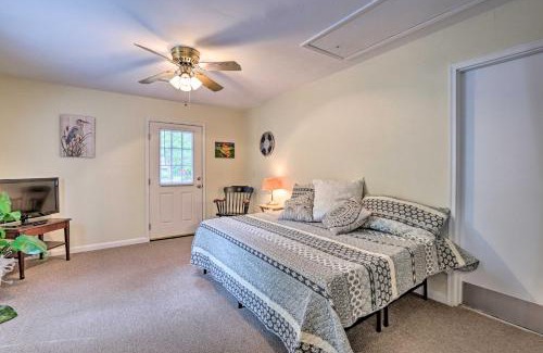 Beaufort Apartamento | Cozy Studio with Yard, 6 Miles to Dwtn Beaufort!