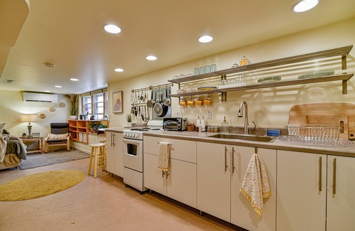 Historic Montford Apartamento | Cozy Studio within 15 minute walk of Downtown Asheville
