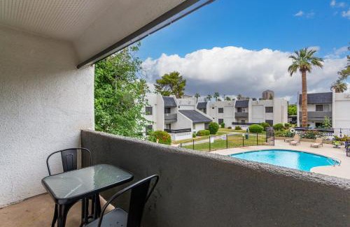 Los Olivos Apartamento | Cozy Studiopoolkingbedbalconygym