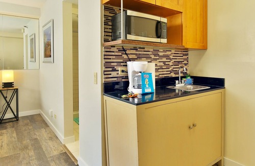 Waikiki Apartamento | Cozy Studios at Aloha Surf Close to Waikiki Beach