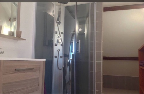 Saint-Etienne-la-Thillaye Casa | Cozy suite, spacious and quiet. Ideal location