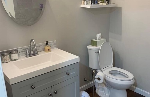 Essex Junction Condominio | Cozy Suite Escape between Burlington & Stowe