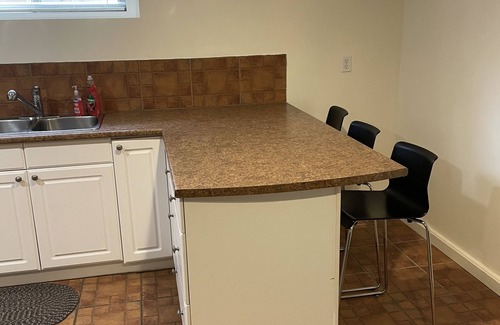 West Kelowna Estates Apartamento | Cozy Suite in family neighborhood, near hiking trails and park