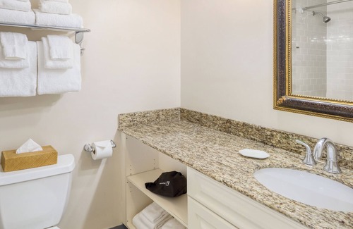 Jamestown Complejo | Cosy Suite Off Narragansett Bay w / WiFi gratuito y piscina del complejo