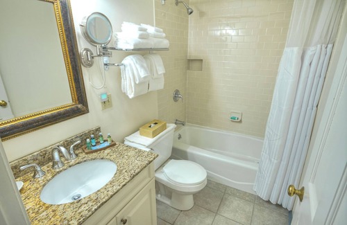 Jamestown Complejo | Cosy Suite Off Narragansett Bay w / WiFi gratuito y piscina del complejo