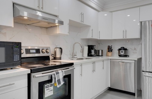 Vaughan Casa | Cozy Suite w/Office & Fast Wi-Fi by Wonderland