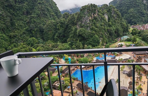 Ulu Kinta Apartamento | Cozy Suite with 270 Degree Mountain and Theme Park Views