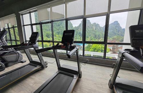 Ulu Kinta Apartamento | Cozy Suite with 270 Degree Mountain and Theme Park Views