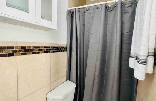 Kendale Lakes Casa | Cozy Suite With Private Entrance Near Dolphin Mall & Airport