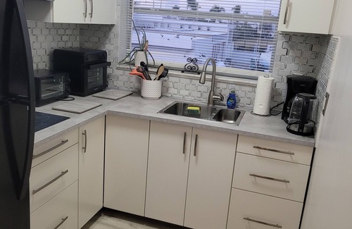 Surfside Condominio | Cozy Surfside One bedroom condo right next to the beach
