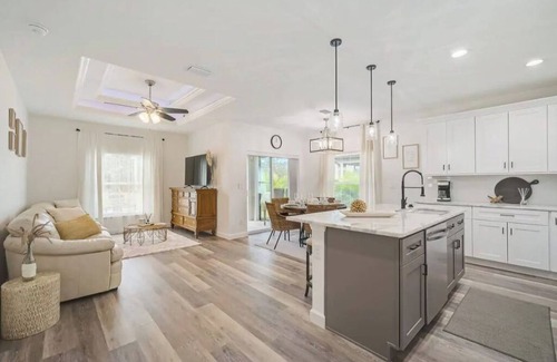 Rotonda West Casa | Cozy SW Coastal Retreat, 3Bd, 2Ba , King Bed Suite, Near Beaches, 6 guests