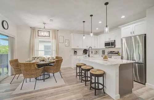 Rotonda West Casa | Cozy SW Coastal Retreat, 3Bd, 2Ba , King Bed Suite, Near Beaches, 6 guests
