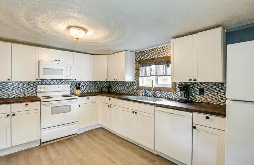 Tazewell Casa | Cozy Tazewell Home with Grill on Back of the Dragon!