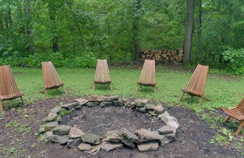 Tullahoma Casa | Cozy Tennessee Cabin with Deck, Grill and Fire Pit!