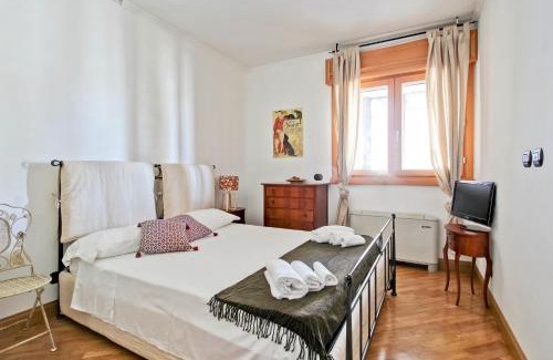 Garbatella Apartamento | Cozy terrace apt close to Eataly and metro Piramide