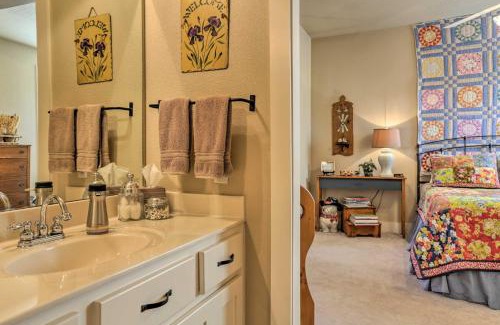Mountain Home Apartamento | Cozy Texas Retreat with Patio, Grill and Fire Pit!
