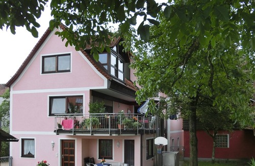 Schnaittach Apartamento | Acogedor apartamento de tres estrellas con terraza