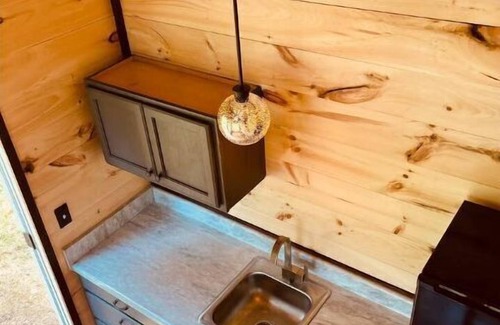 Monticello Casa | Cozy Tiny Cabin Retreat
