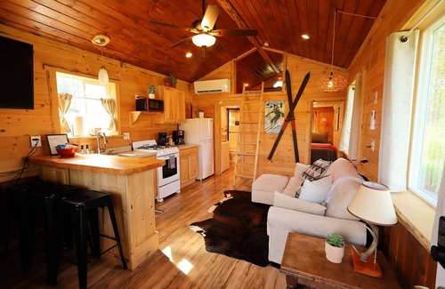 Sandpoint Cabina | Cozy Tiny Home Glamping Experience
