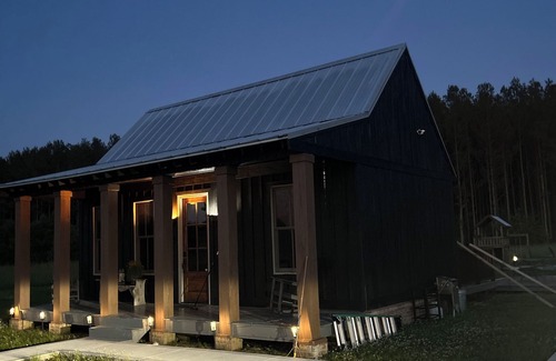 Oxford Cabina | Cozy tiny house cabin on a farm stay in charming Oxford with seasonal pool