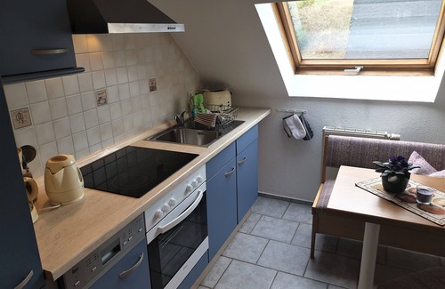 Oberwiesenthal Condominio | Acogedor apartamento en el último piso en Oberwiesenthal en las hermosas montañas de Ore