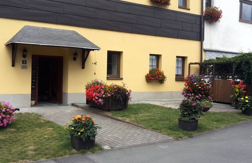 Oberwiesenthal Condominio | Acogedor apartamento en el último piso en Oberwiesenthal en las hermosas montañas de Ore