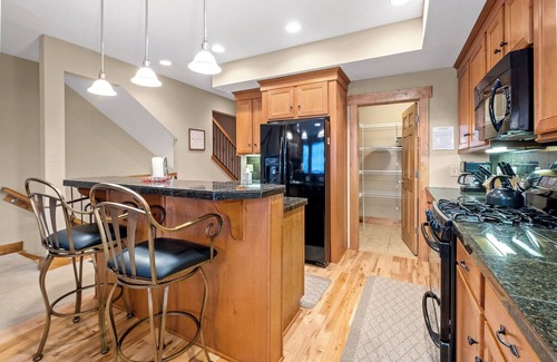 Champion Casa | Cozy top of the mountain retreat at 7Springs Resort