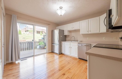 Christiansburg Casa | Cozy Townhome in Christiansburg. 12 mins to Virginia Tech
