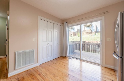 Christiansburg Casa | Cozy Townhome in Christiansburg. 12 mins to Virginia Tech