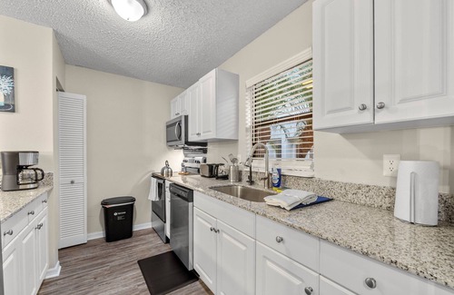 University Casa | Cozy Townhome| Moffitt| Pool| Gym| Fast WiFi| 2B2B