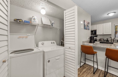University Casa | Cozy Townhome| Moffitt| Pool| Gym| Fast WiFi| 2B2B