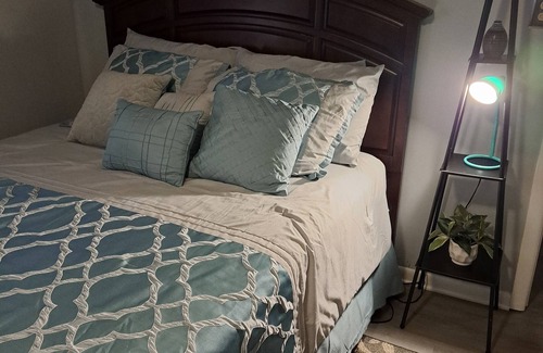 Charlotte Casa | Cozy townhome with 1 bedroom and WiFi, AC in lovely Charlotte