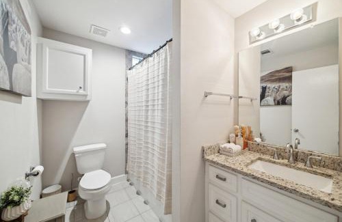 Southeast Houston Apartamento | Cozy Townhome with Garage minutes from Hobby Airport