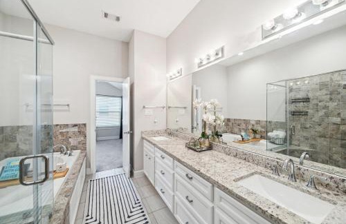 Southeast Houston Apartamento | Cozy Townhome with Garage minutes from Hobby Airport