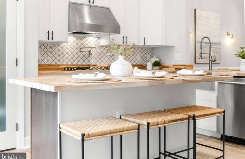 Urbana Casa | Cozy townhome with WiFi and AC in charming Frederick