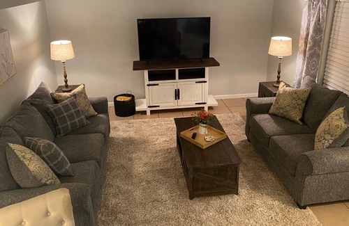 Sikeston Casa | Cozy townhouse minutes from Historic Downtown Sikeston