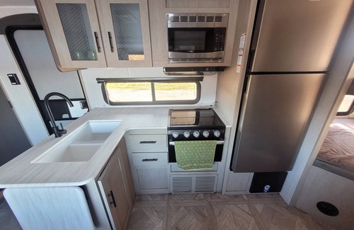 Sunnyslope Casa | Cozy travel trailer with AC in charming South Salem