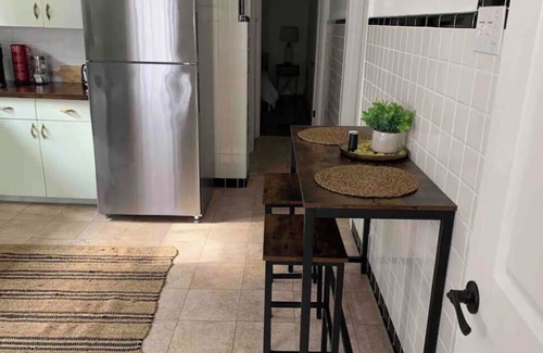 St. Louis Casa | Cozy two bed, one bath STL City charmer!
