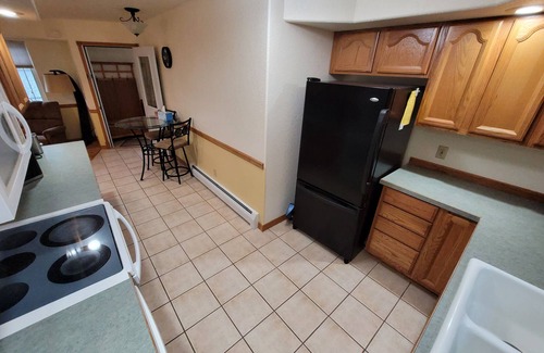 Lakeside Casa | Cozy two bedroom apartment off of flathead lake