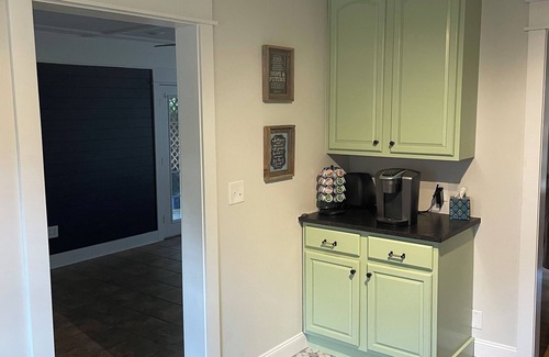 Starkville Casa | Cozy two bedroom home with large covered deck