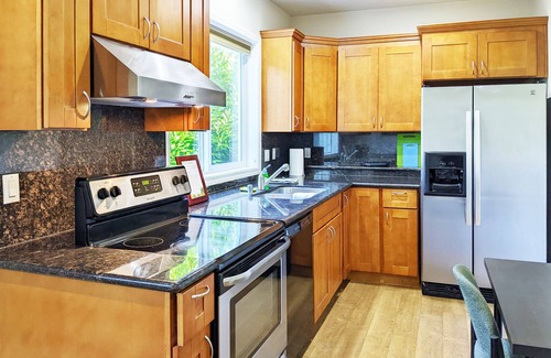Kenmore Casa | Cozy two bedroom in quiet neighborhood