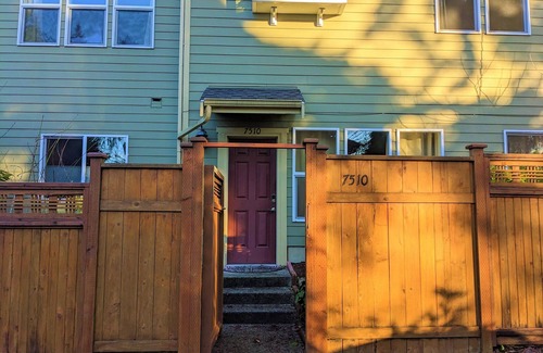 Kenmore Casa | Cozy two bedroom in quiet neighborhood
